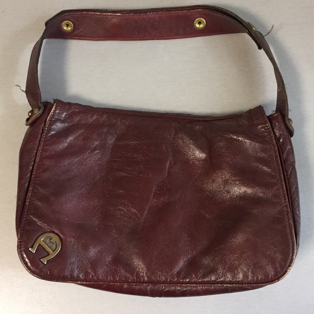 👛 Vintage Etienne Aigner burgundy leather purse